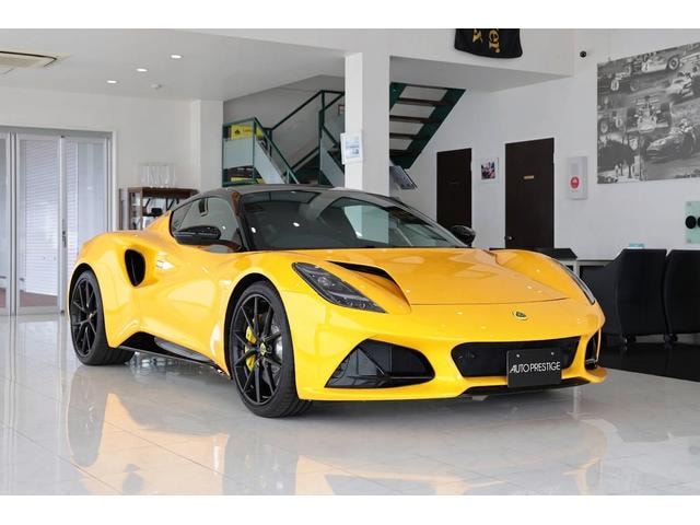 Lotus EMIRA 2023 — фото автомобиля