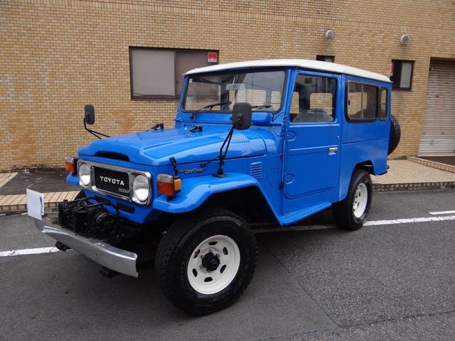 Toyota LAND CRUISER 40 1981 — фото автомобиля