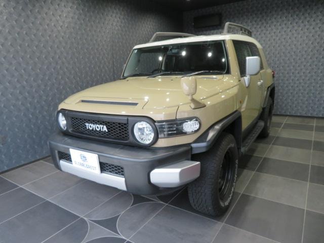 Toyota FJ CRUISER 2017 — фото автомобиля