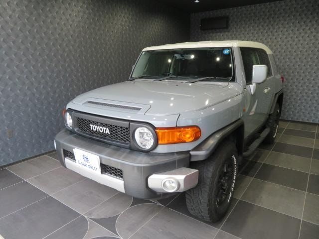 Toyota FJ CRUISER 2017 — фото автомобиля 1