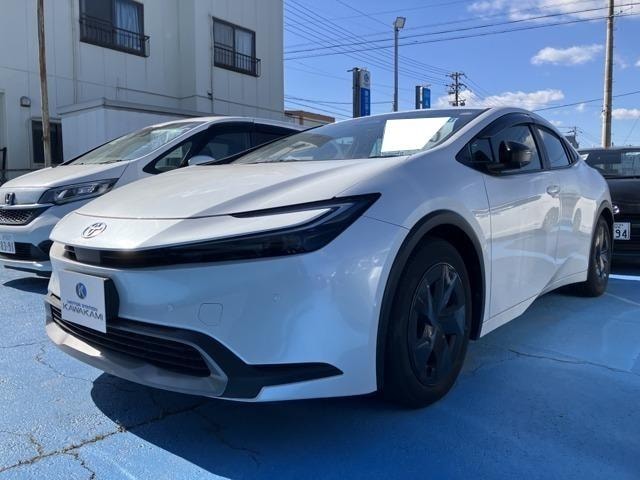 Toyota PRIUS 2023 — фото автомобиля 1