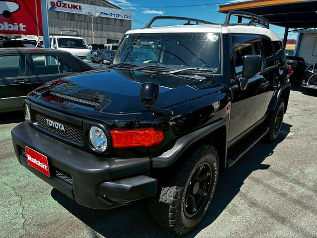 Toyota FJ CRUISER 2013 — фото автомобиля