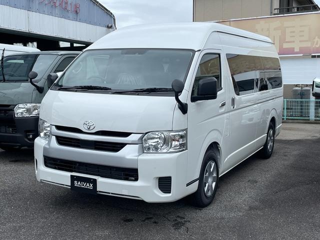 Toyota HIACE COMMUTER 2025 — фото автомобиля 1