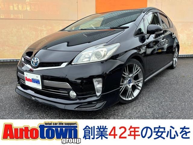 Toyota PRIUS PHV 2013 — фото автомобиля 1