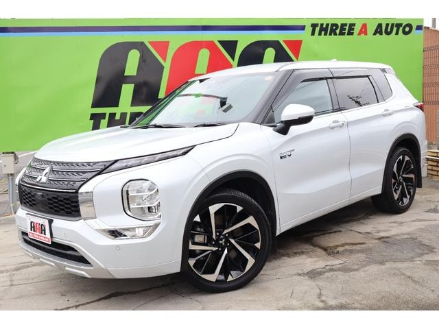 Mitsubishi OUTLANDER PHEV 2023 — фото автомобиля 1
