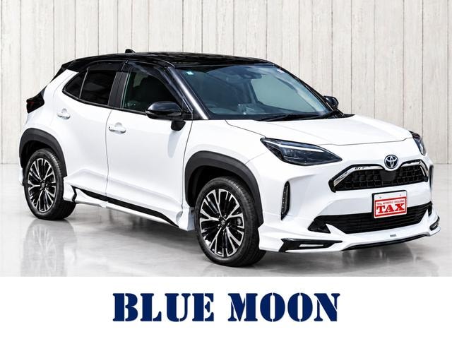 Toyota YARIS CROSS 2022 — фото автомобиля