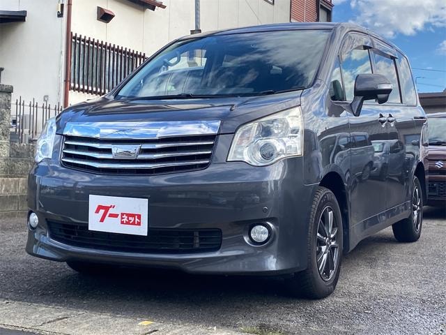 Toyota NOAH 2011 — фото автомобиля 1