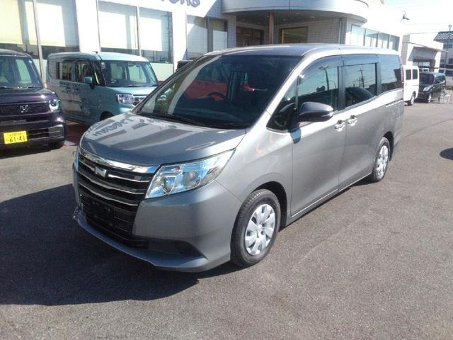 Toyota NOAH 2015 — фото автомобиля 1