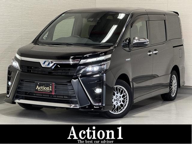 Toyota VOXY 2018 — фото автомобиля 1