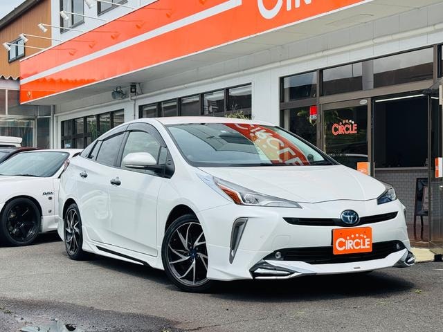 Toyota PRIUS 2021 — фото автомобиля