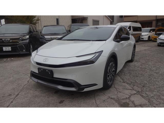 Toyota PRIUS 2024 — фото автомобиля 1