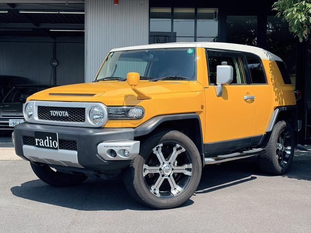 Toyota FJ CRUISER 2017 — фото автомобиля 1