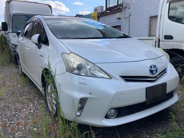 Toyota PRIUS ALPHA 2012 — фото автомобиля