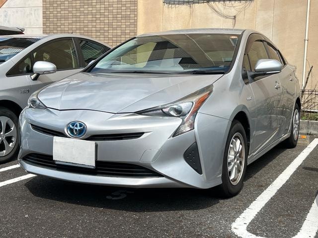 Toyota PRIUS 2016 — фото автомобиля 1