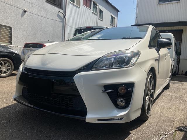 Toyota PRIUS 2014 — фото автомобиля 1