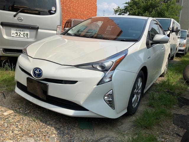 Toyota PRIUS 2016 — фото автомобиля 1