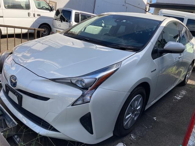 Toyota PRIUS 2016 — фото автомобиля 1