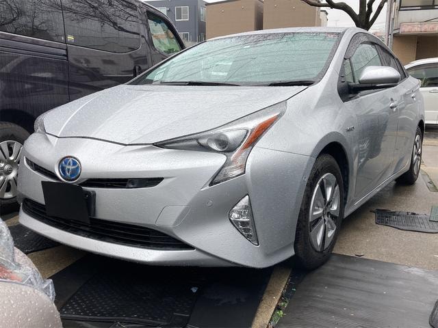 Toyota PRIUS 2017 — фото автомобиля 1