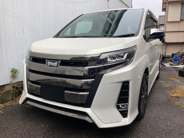Toyota NOAH 2021 — фото автомобиля 1