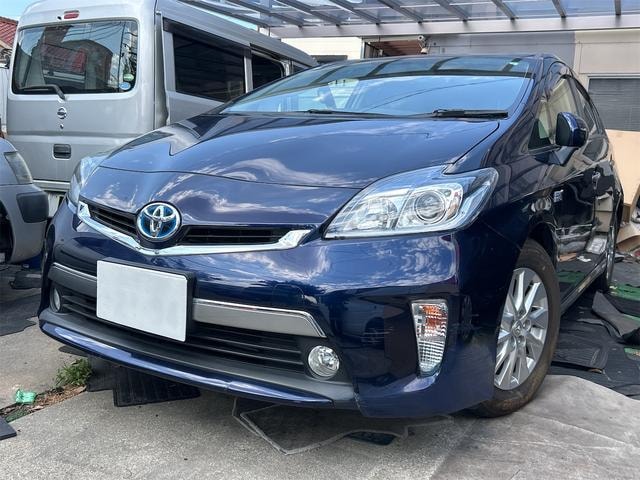 Toyota PRIUS PHV 2015 — фото автомобиля 1