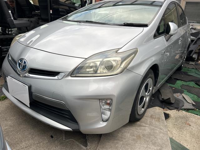 Toyota PRIUS PHV 2012 — фото автомобиля