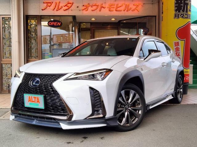 Lexus UX 2019 — фото автомобиля 1