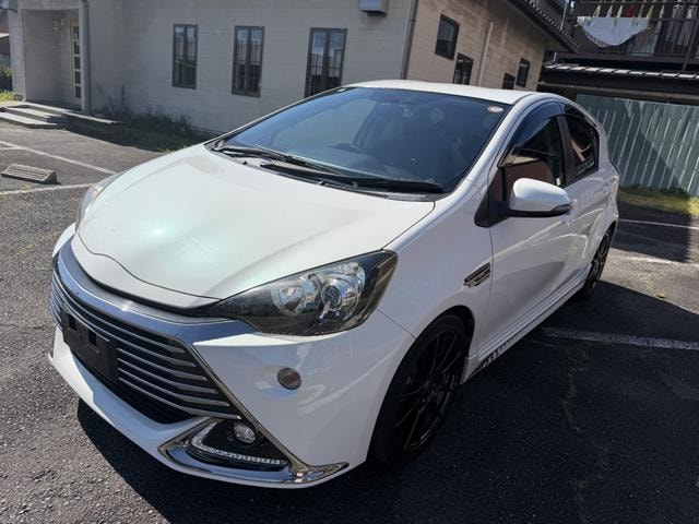 Toyota AQUA 2015 — фото автомобиля 1