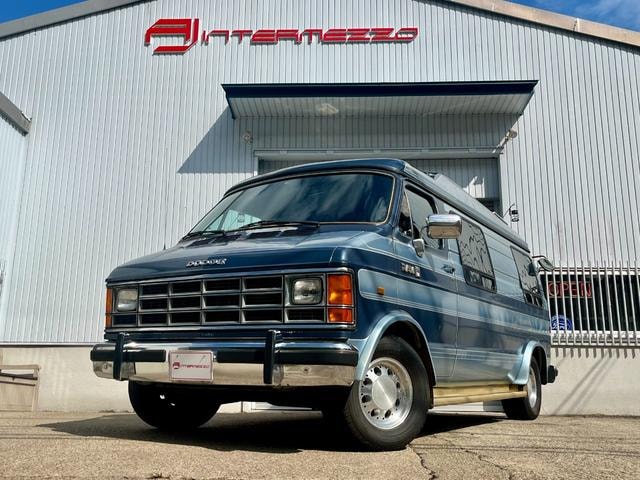 Dodge VAN 1988 — фото автомобиля 1