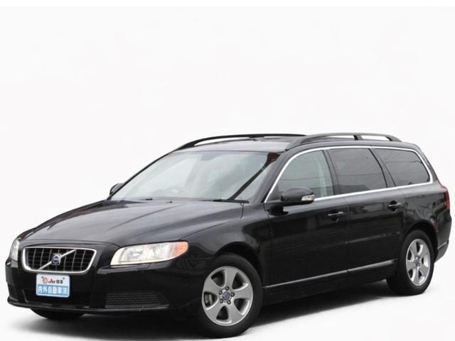 Volvo V70 2008 — фото автомобиля 1