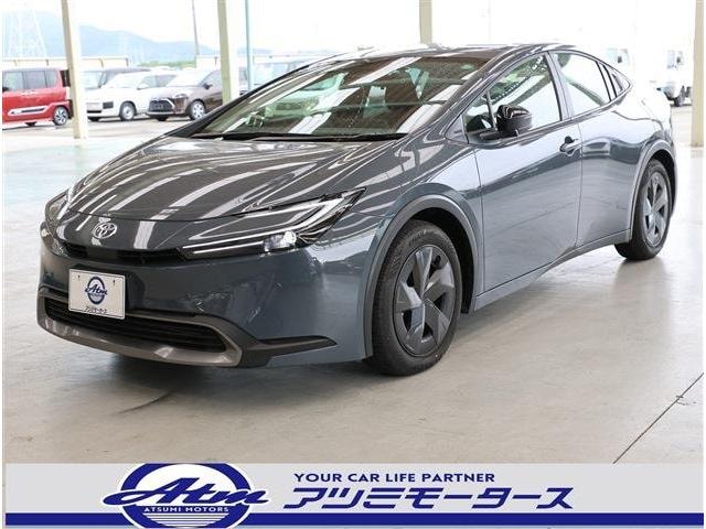 Toyota PRIUS 2023 — фото автомобиля 1