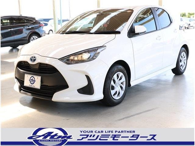 Toyota YARIS 2023 — фото автомобиля 1