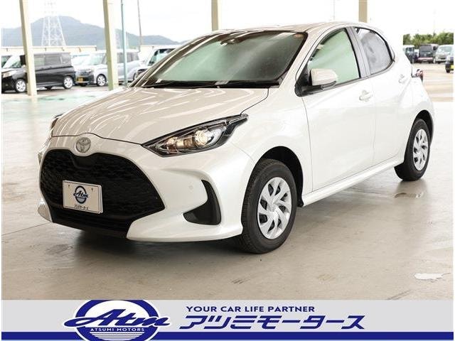Toyota YARIS 2025 — фото автомобиля