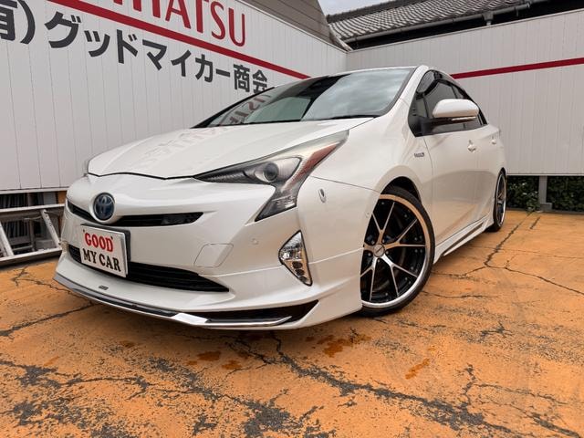 Toyota PRIUS 2015 — фото автомобиля 1