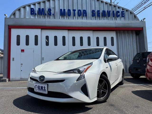 Toyota PRIUS 2016 — фото автомобиля 1