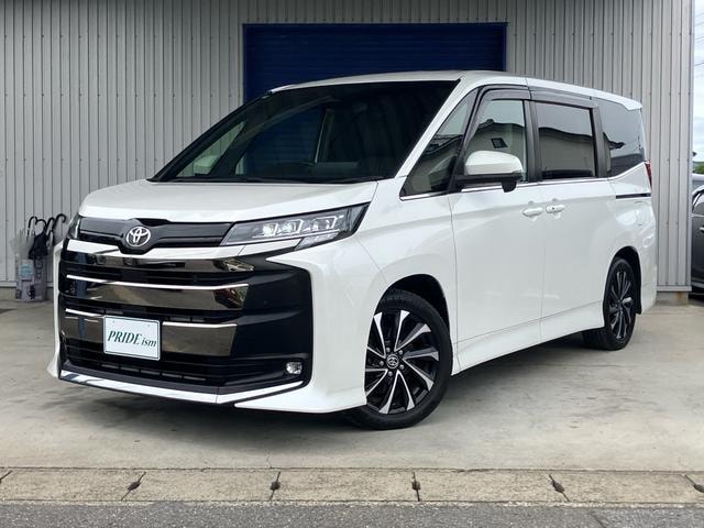 Toyota NOAH 2022 — фото автомобиля 1