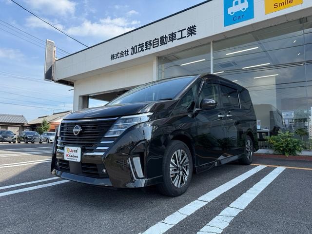 Nissan SERENA 2024 — фото автомобиля 1
