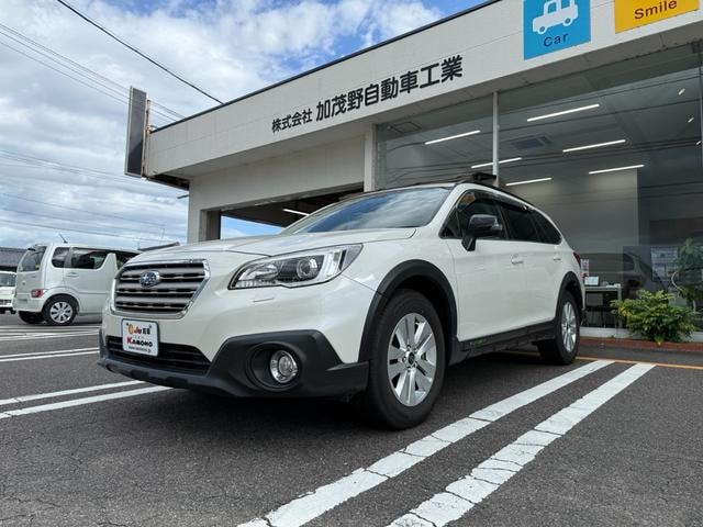 Subaru LEGACY OUTBACK 2017 — фото автомобиля 1