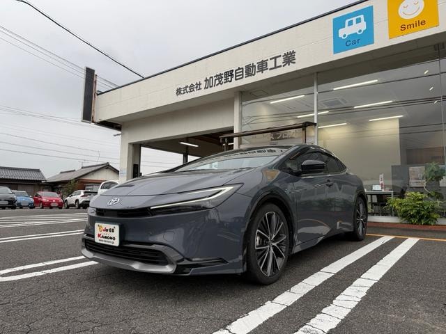 Toyota PRIUS 2023 — фото автомобиля