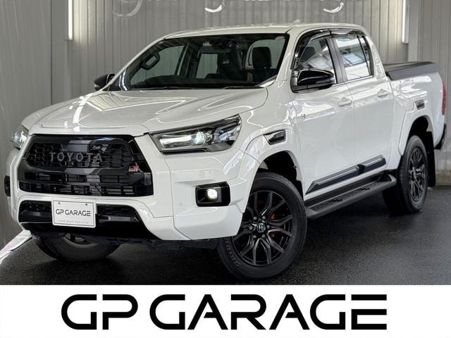Toyota HILUX 2023 — фото автомобиля