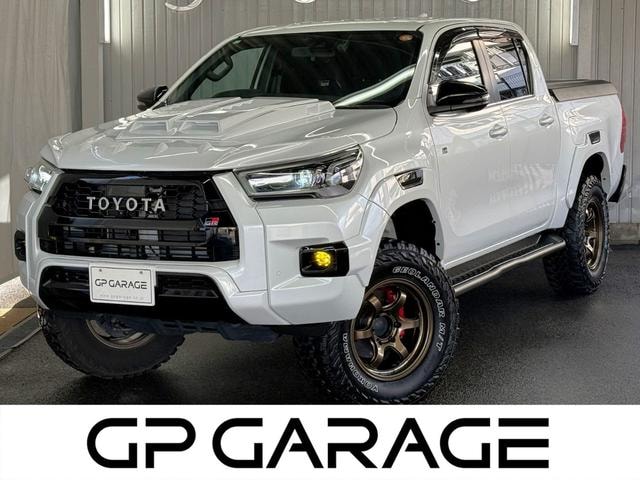 Toyota HILUX 2023 — фото автомобиля