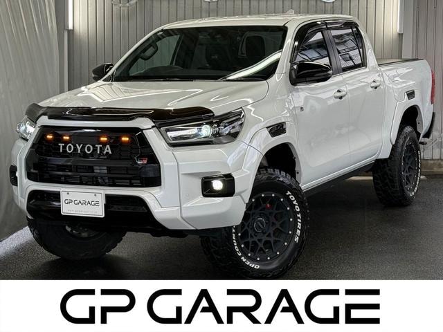 Toyota HILUX 2023 — фото автомобиля 1