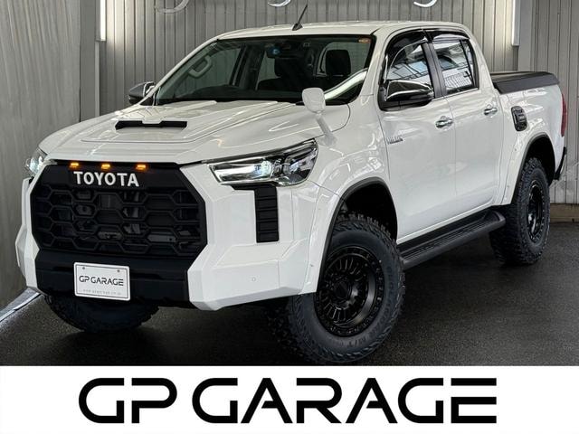 Toyota HILUX 2023 — фото автомобиля