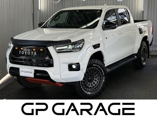 Toyota HILUX 2022 — фото автомобиля