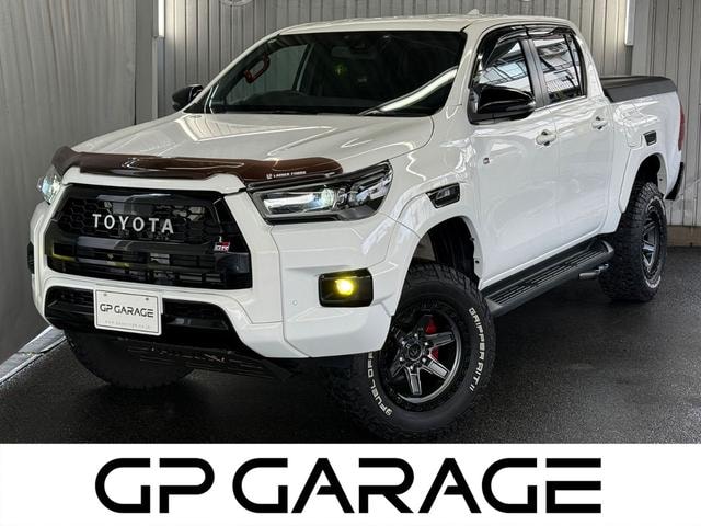 Toyota HILUX 2022 — фото автомобиля 1