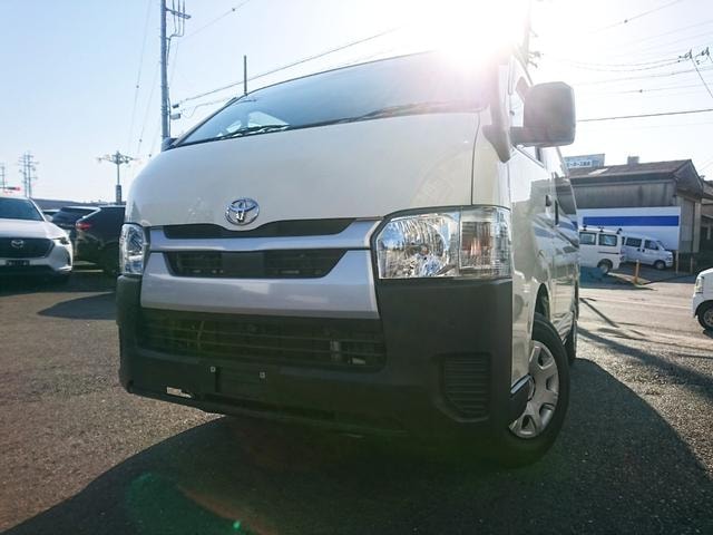 Toyota HIACE VAN 2022 — фото автомобиля 1