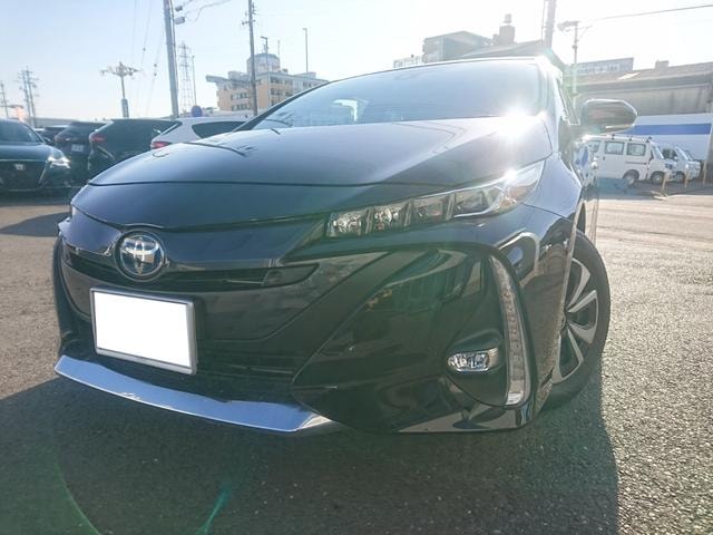 Toyota PRIUS PHV 2019 — фото автомобиля 1