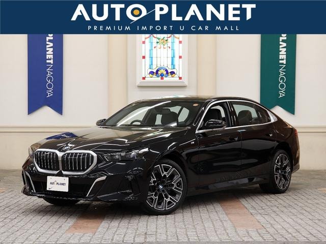 Bmw 5 SERIES 2025 — фото автомобиля
