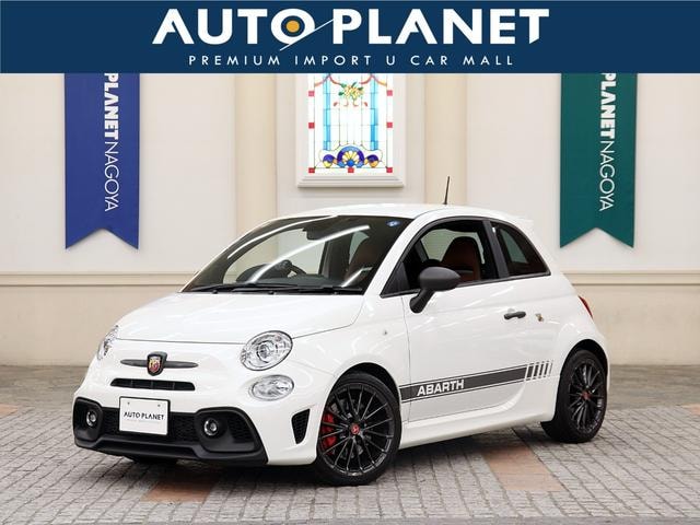 Abarth 595 2023 — фото автомобиля 1