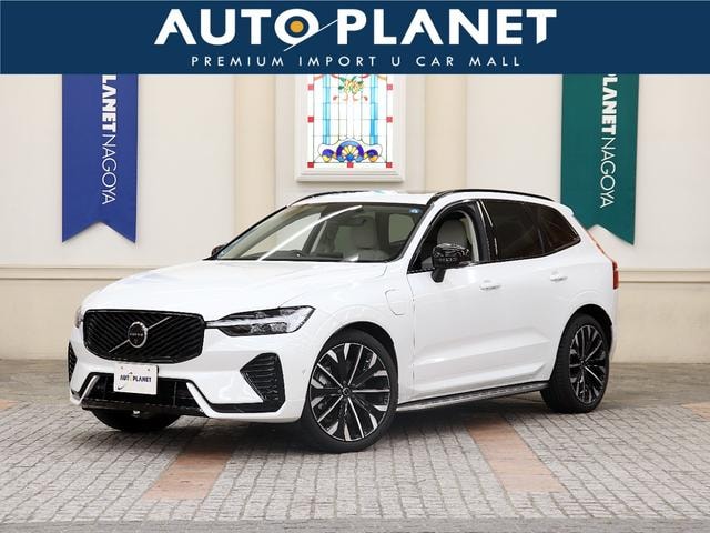 Volvo XC60 2025 — фото автомобиля