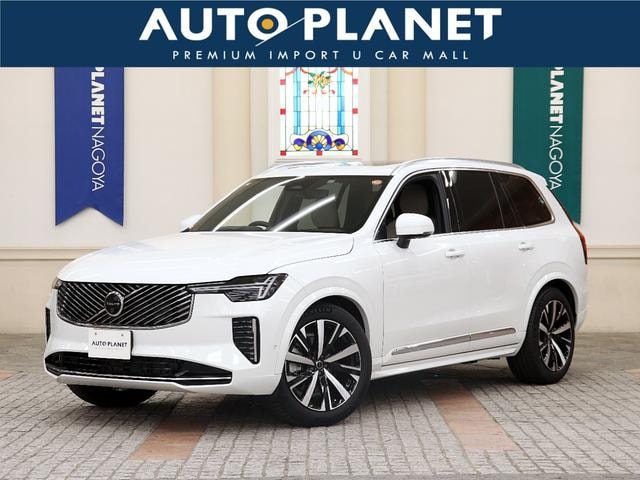 Volvo XC90 2025 — фото автомобиля